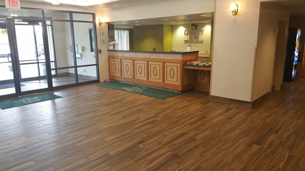 罗登/康科德品质酒店 劳登 外观 照片